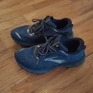 Brooks adrenaline gts 20 mens size 9